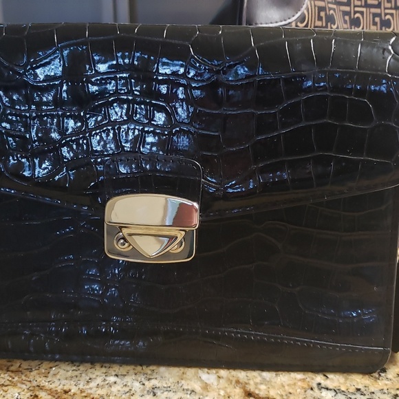 Purses - Picture 3 of 3